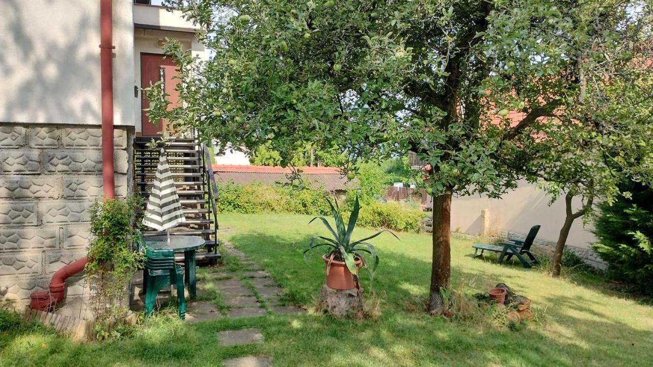 Prague Zbraslav Old Garden Appartement Buitenkant foto